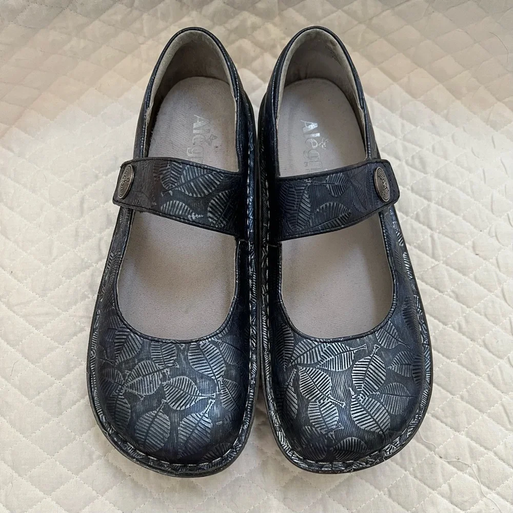 Alegria Paloma - Metallic Blue Leaf Pattern - Picture 4 of 12